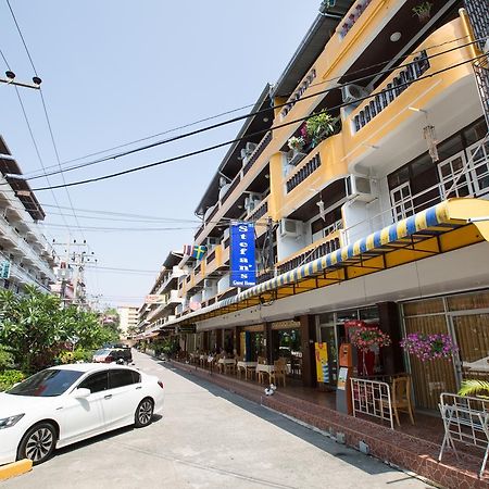 Stefan'S Guesthouse Praia de Jomtien Exterior foto