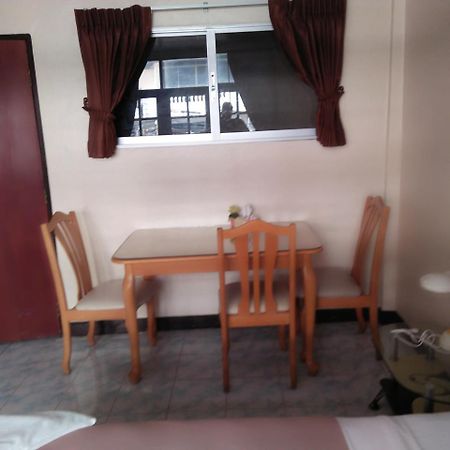 Stefan'S Guesthouse Praia de Jomtien Exterior foto