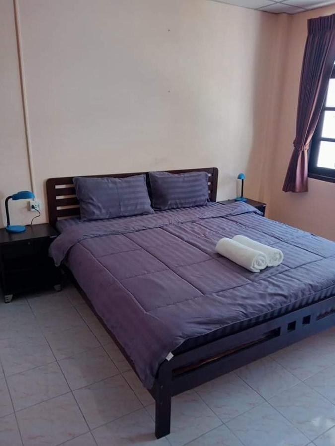 Stefan'S Guesthouse Praia de Jomtien Exterior foto