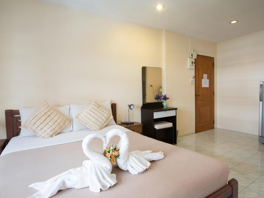 Stefan'S Guesthouse Praia de Jomtien Exterior foto
