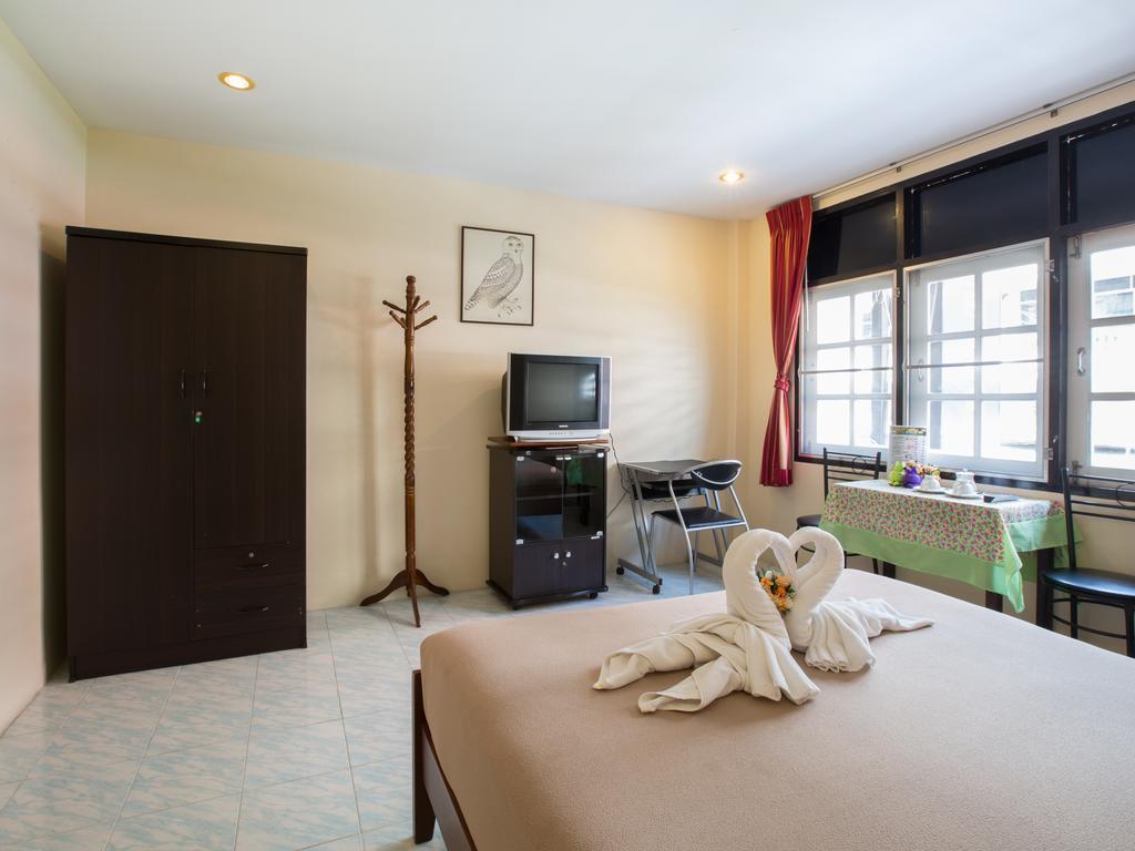 Stefan'S Guesthouse Praia de Jomtien Exterior foto