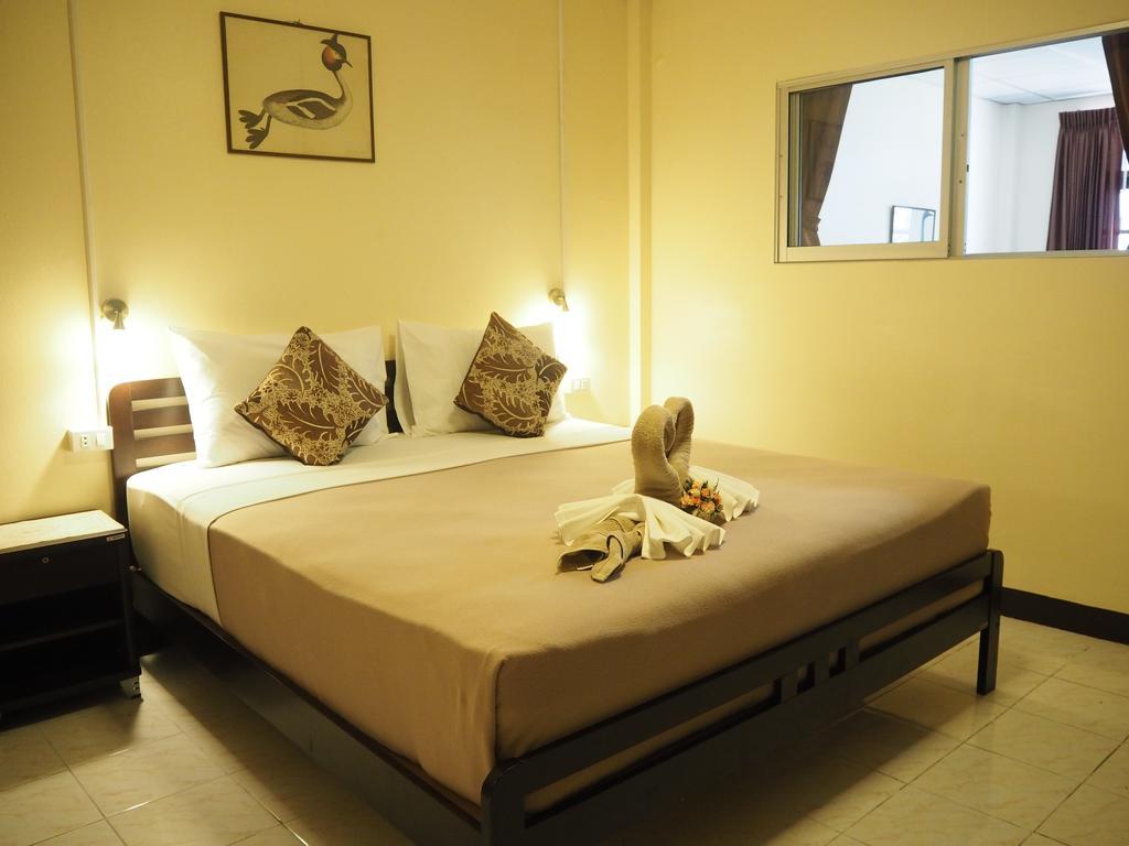 Stefan'S Guesthouse Praia de Jomtien Exterior foto