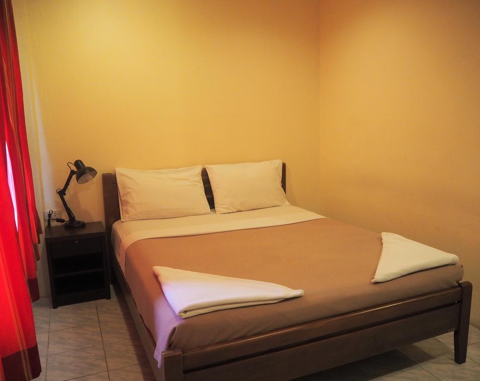 Stefan'S Guesthouse Praia de Jomtien Exterior foto