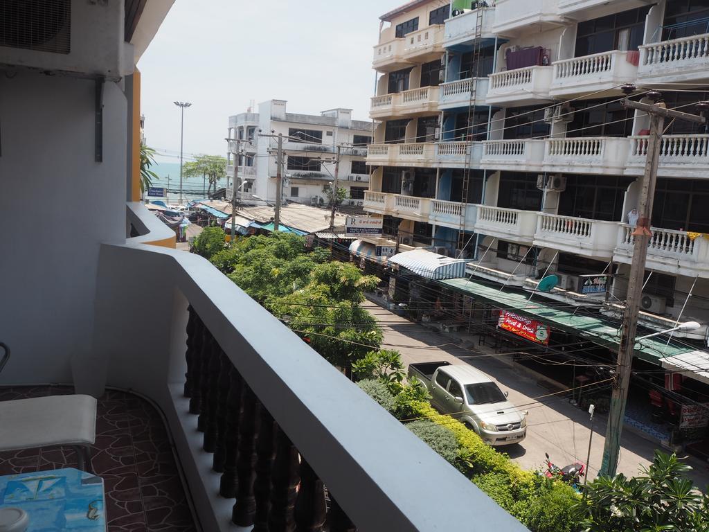 Stefan'S Guesthouse Praia de Jomtien Exterior foto